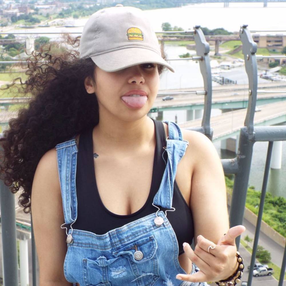 Meet your Posher, Kiana